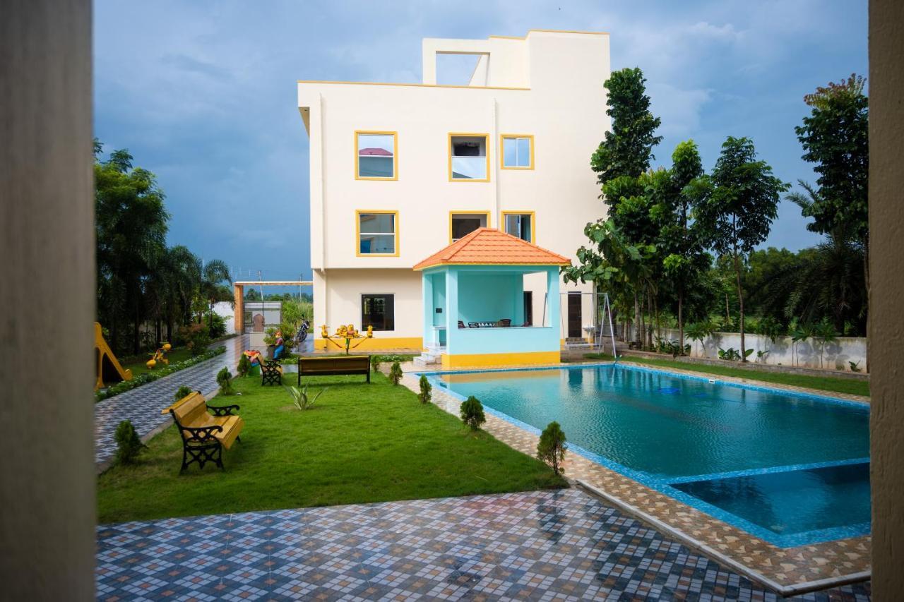 Готель Unique Shantiniketan Sri Niketan Екстер'єр фото
